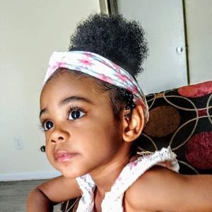 Meet your Posher, Dee